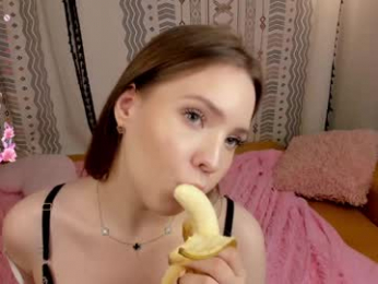 little_poetry chaturbate stream image