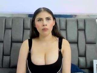 valeriaru camsoda stream image