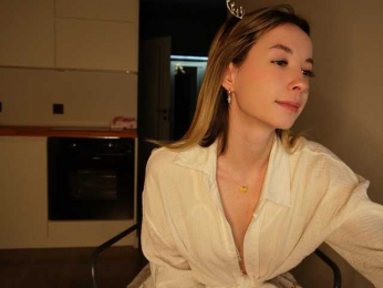 emely1benz bongacams stream image