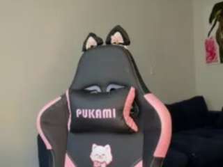 iambaldheadbrittany camsoda stream image