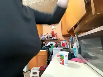 Snowbunnycake_131 stripchat stream image