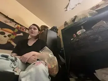 Snowbunnycake_131 stripchat stream image