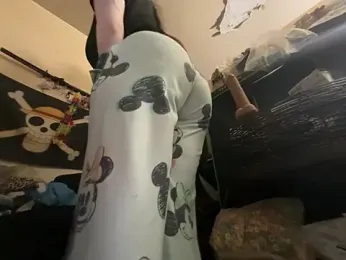 Snowbunnycake_131 stripchat stream image