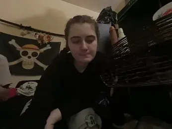 Snowbunnycake_131 stripchat stream image