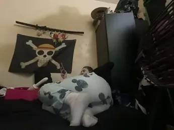 Snowbunnycake_131 stripchat stream image