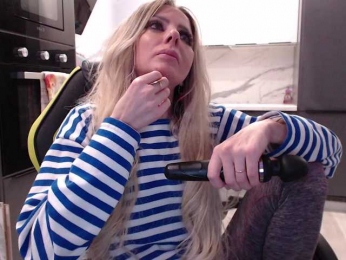 blondalina bongacams stream image