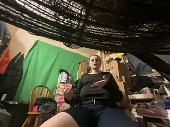 Snowbunnycake_131 stripchat stream image