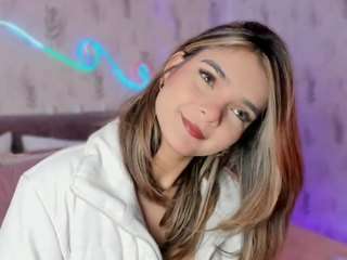 emyliesander camsoda stream image