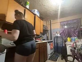 Snowbunnycake_131 stripchat stream image