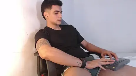 adam_levis17 stripchat stream image