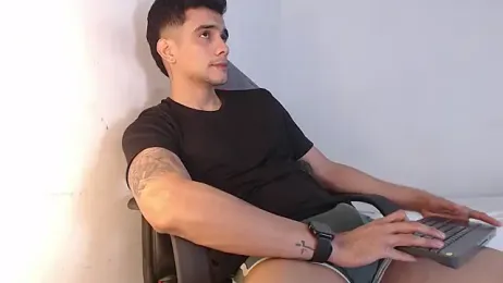 adam_levis17 stripchat stream image