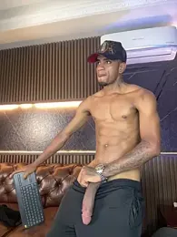 AaronCruz_ stripchat stream image