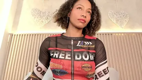 daiana_curly stripchat stream image