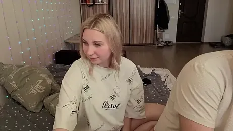 llolilove stripchat stream image