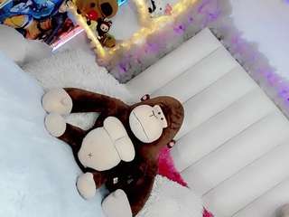 cute-estefany camsoda stream image