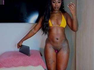 xyomarabrown camsoda stream image