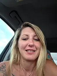 SheIsSomething stripchat stream image