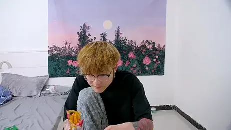 KK-cuteboy stripchat stream image