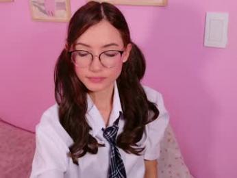 little_effy18_ chaturbate stream image, 23.04.2026 00:30