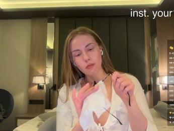 VikkiExtraCheese bongacams stream image, 28.04.2026 20:00