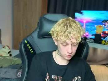 em_chipsi chaturbate stream image, 26.08.2026 19:00