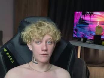 em_chipsi chaturbate stream image, 26.08.2026 19:00