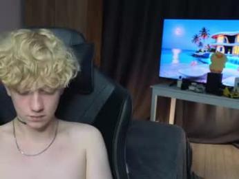 em_chipsi chaturbate stream image, 26.08.2026 19:00