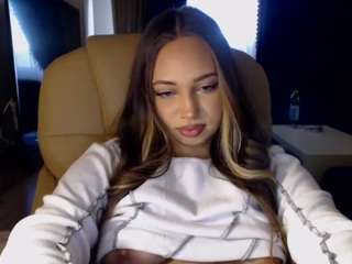 annecaroline camsoda stream image