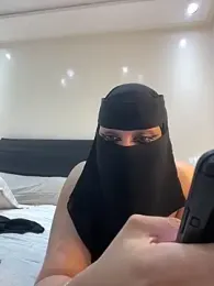 jyjyelamira stripchat stream image