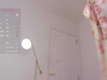 MissEssie bongacams stream image