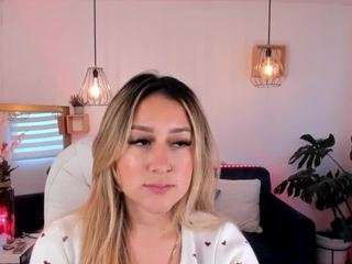 dina-ride camsoda stream image