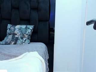 angie-roses camsoda stream image